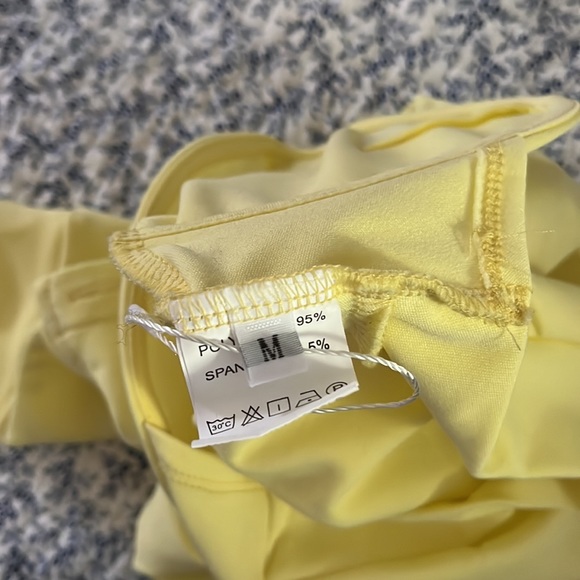 Yellow top - Picture 4 of 4
